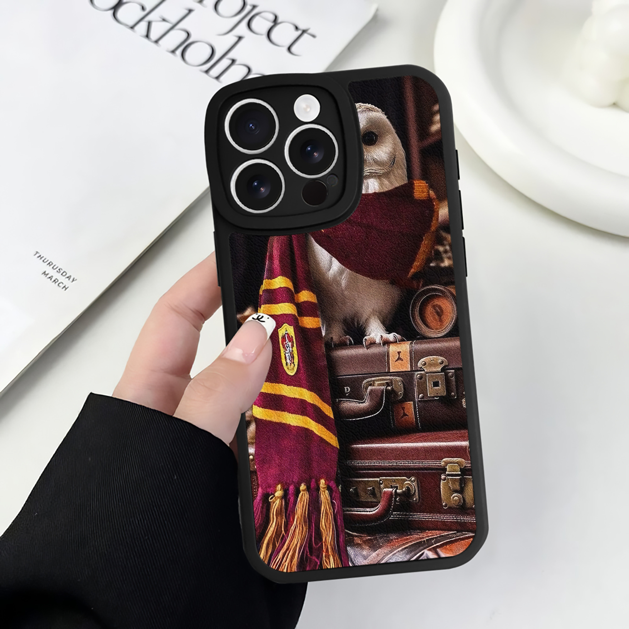 （画像用） Harry Potter ハリー・ポッターシリーズ 【iPhone 16シリーズ対応】シリコンスマホケース（レザー調） 材質：シリコン